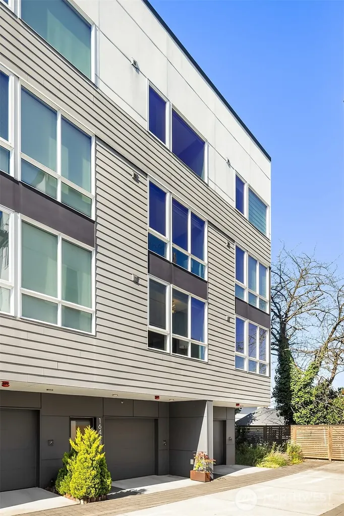 1644 20th Avenue Seattle WA 98122