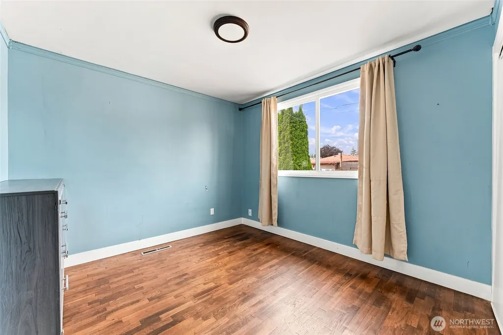 243 E 61st Street Tacoma WA 98404