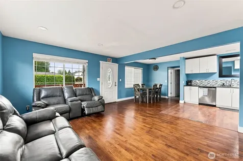 243 E 61st Street Tacoma WA 98404
