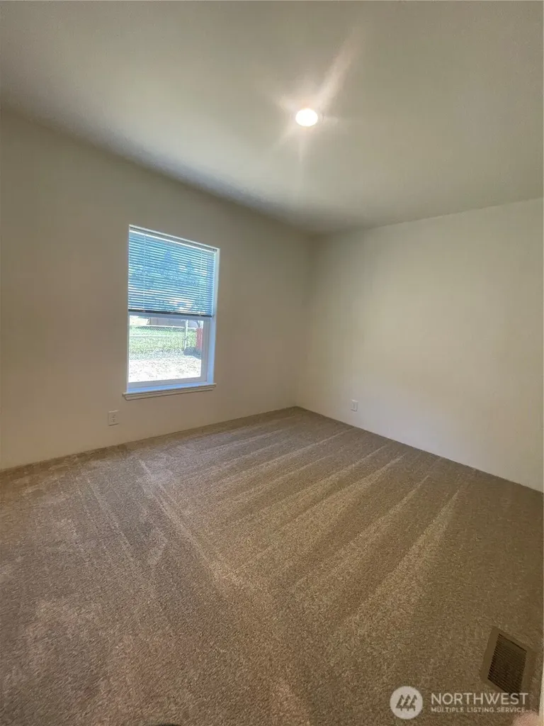 1603 Park Avenue Raymond WA 98577