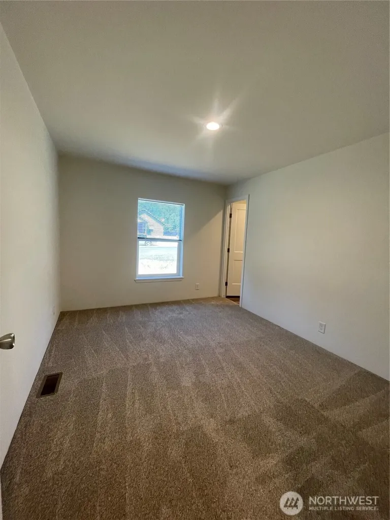1603 Park Avenue Raymond WA 98577