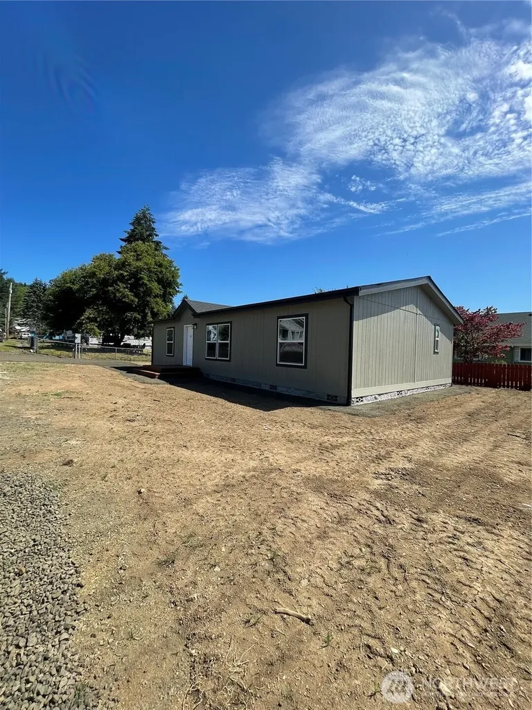 1603 Park Avenue Raymond WA 98577
