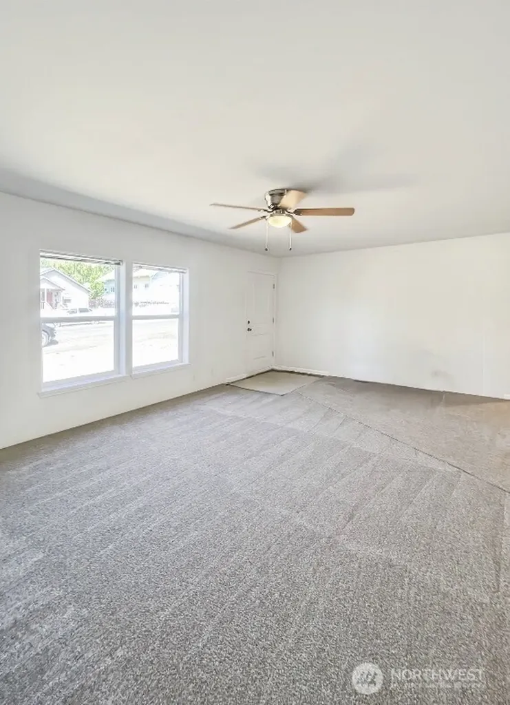 1603 Park Avenue Raymond WA 98577