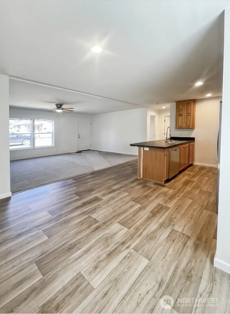 1603 Park Avenue Raymond WA 98577