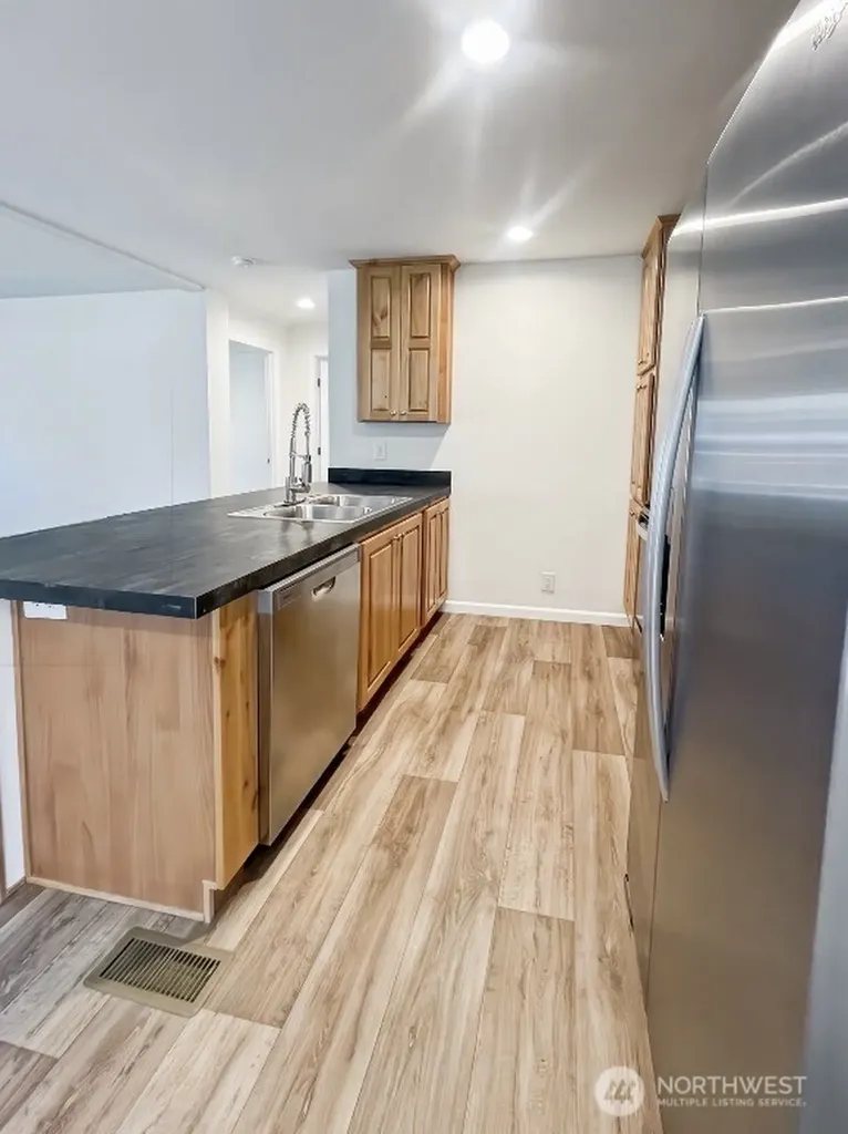 1603 Park Avenue Raymond WA 98577