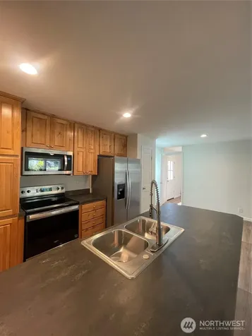 1603 Park Avenue Raymond WA 98577