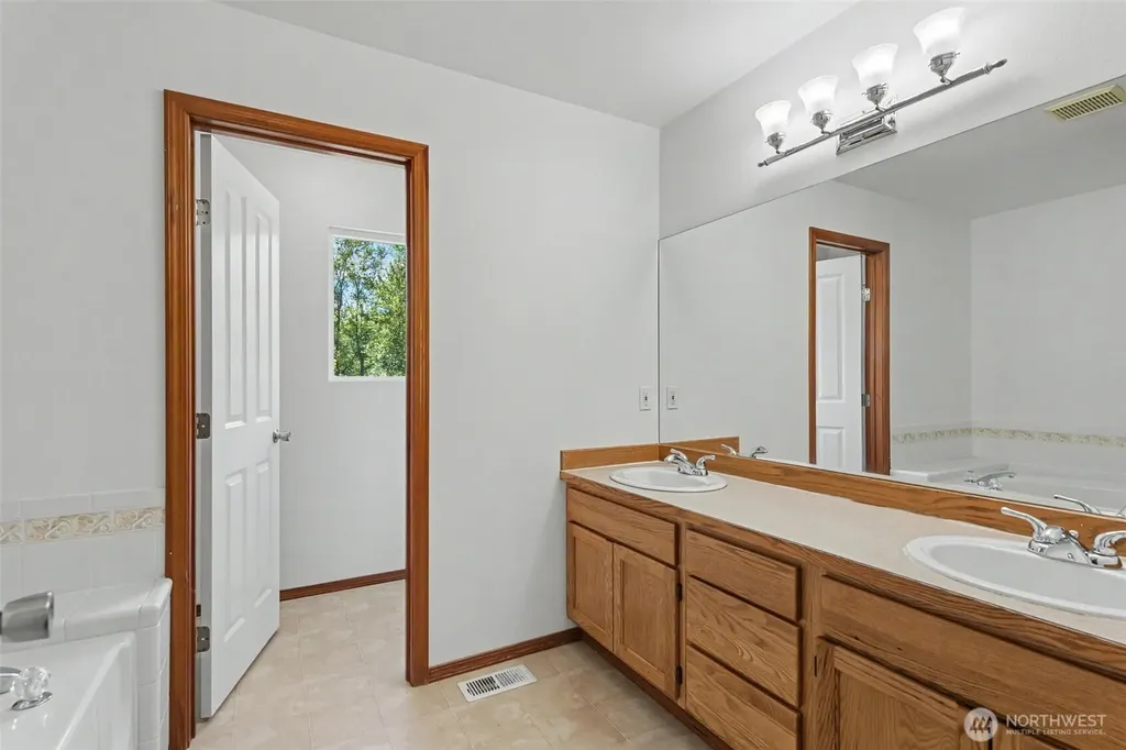 18663 Rainier View Road SE Monroe WA 98272