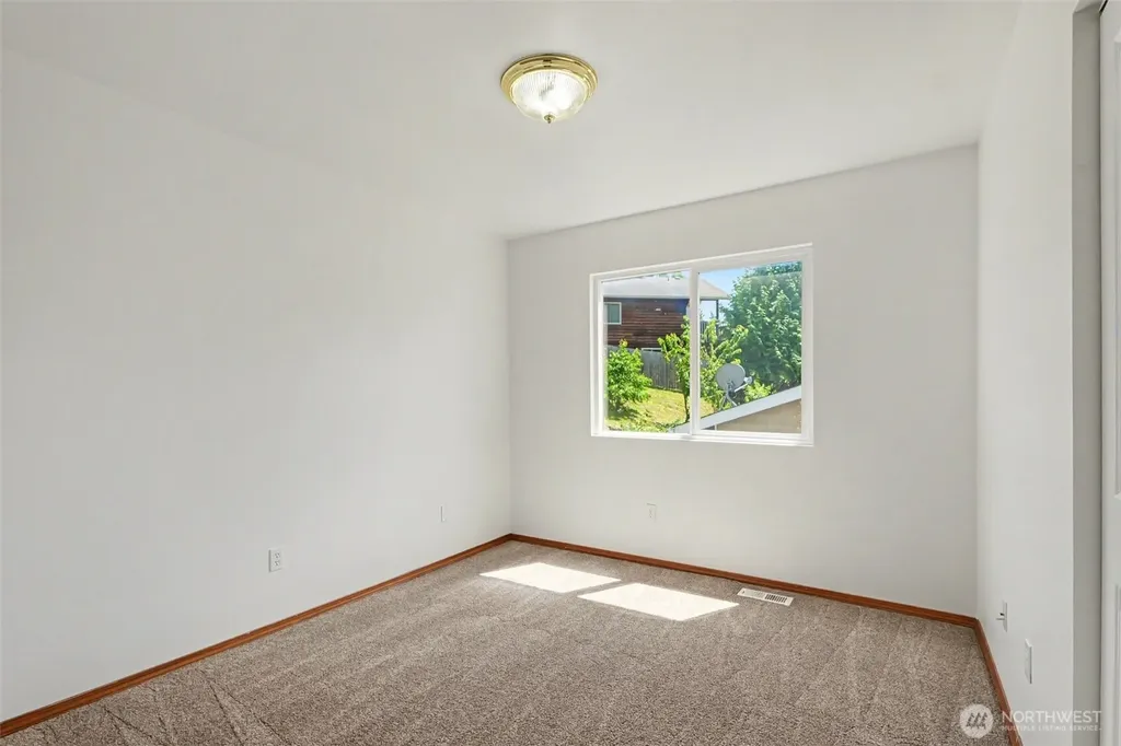 18663 Rainier View Road SE Monroe WA 98272