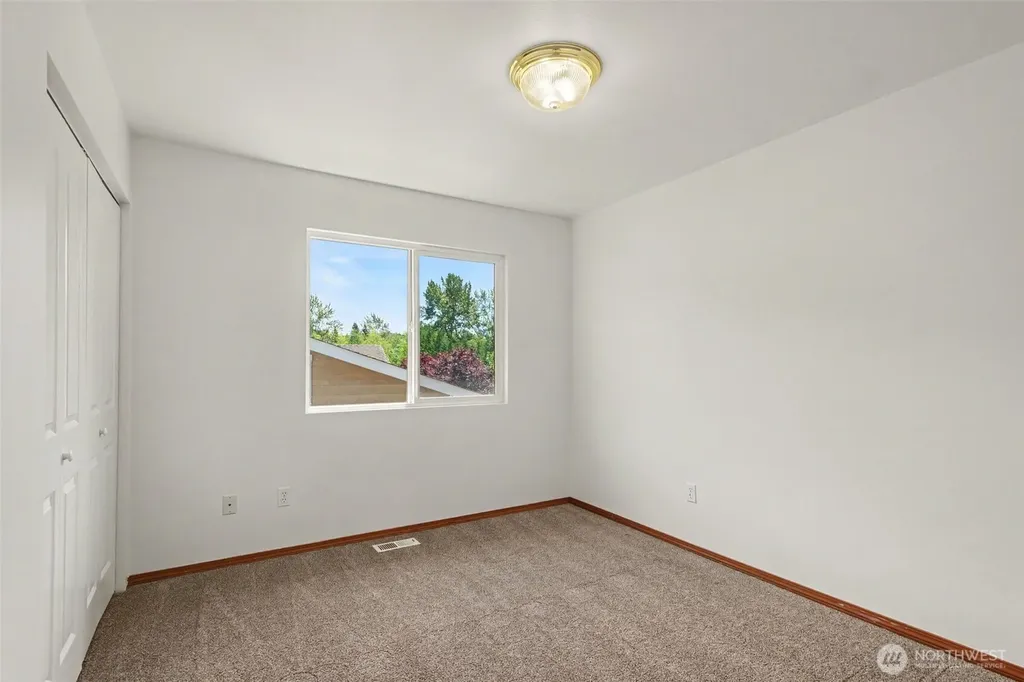 18663 Rainier View Road SE Monroe WA 98272