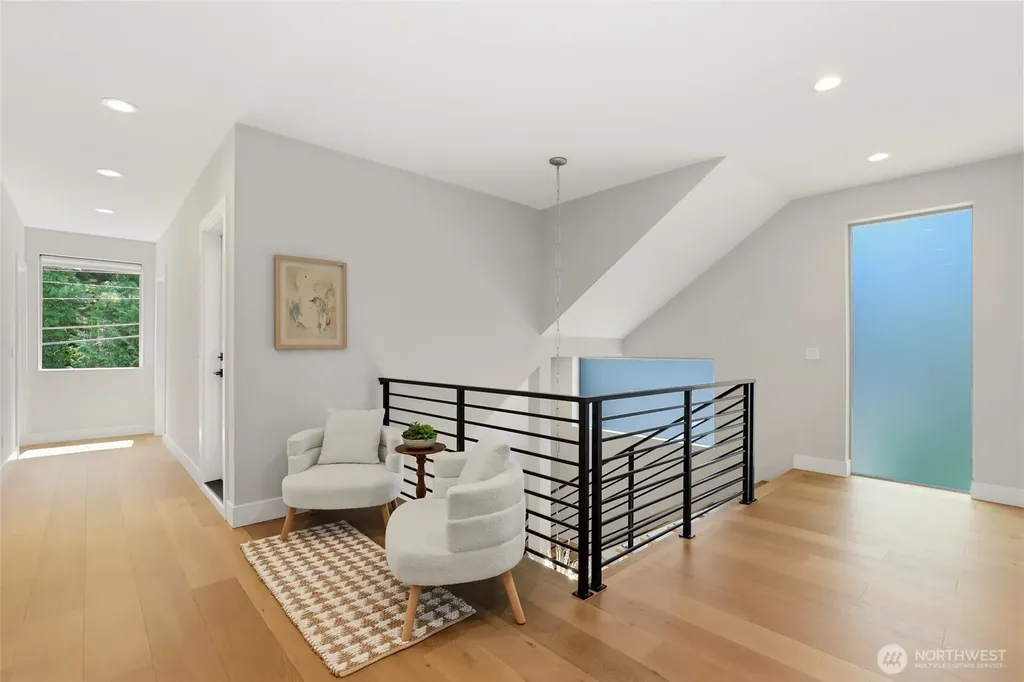 3760 W Lawton Street Seattle WA 98199
