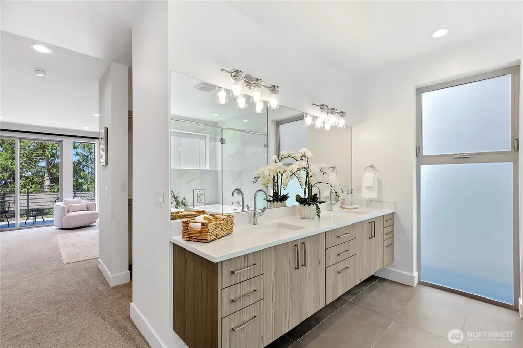 3760 W Lawton Street Seattle WA 98199