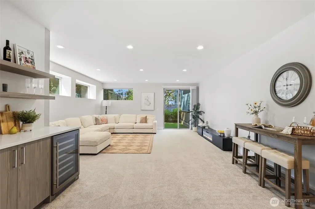 3760 W Lawton Street Seattle WA 98199