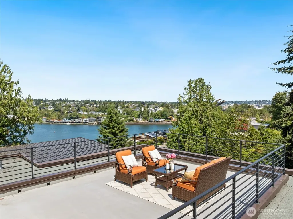 3760 W Lawton Street Seattle WA 98199