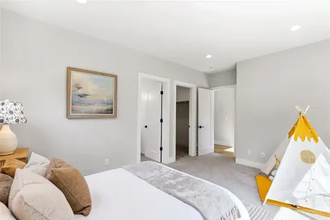 3760 W Lawton Street Seattle WA 98199