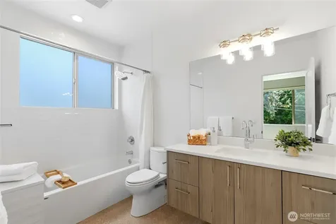 3760 W Lawton Street Seattle WA 98199