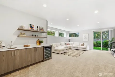 3760 W Lawton Street Seattle WA 98199