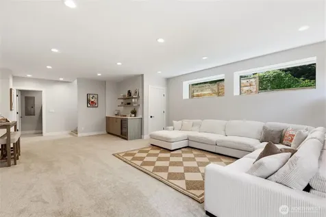 3760 W Lawton Street Seattle WA 98199