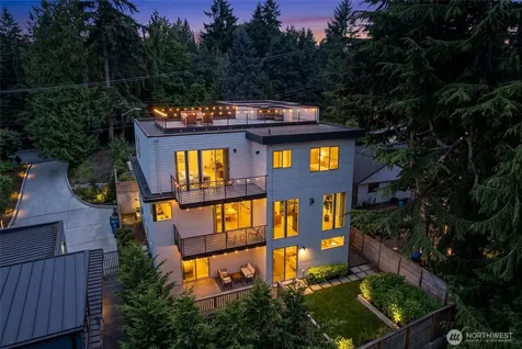 3760 W Lawton Street Seattle WA 98199