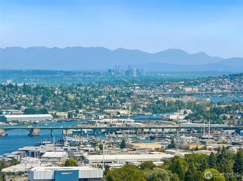 3760 W Lawton Street Seattle WA 98199