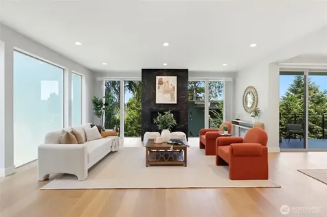 3760 W Lawton Street Seattle WA 98199