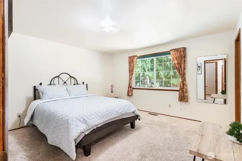 118 N 38th Place Mount Vernon WA 98273