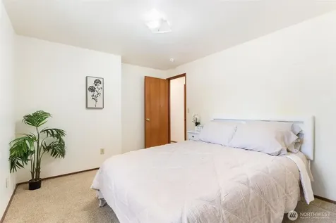 118 N 38th Place Mount Vernon WA 98273