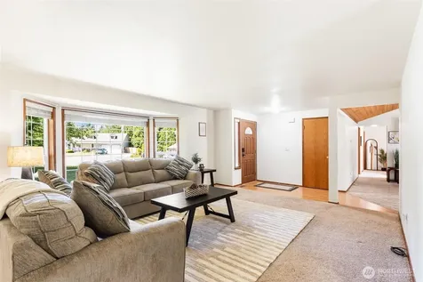 118 N 38th Place Mount Vernon WA 98273