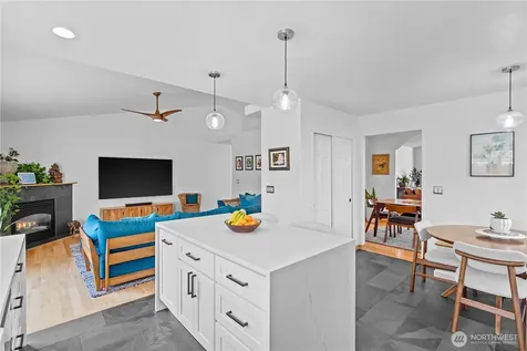 1103 21st Street Pl NW Puyallup WA 98371