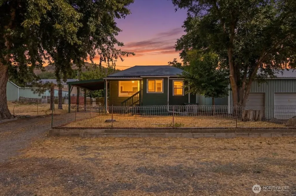 214 A Street Grand Coulee WA 99133