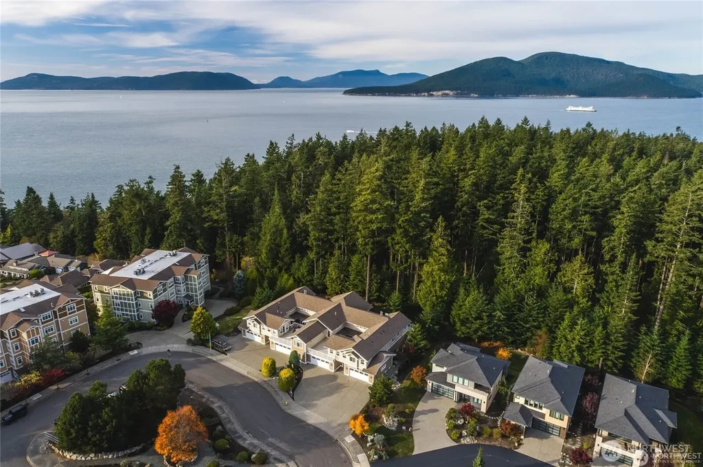2303 Sundown Court Anacortes WA 98221