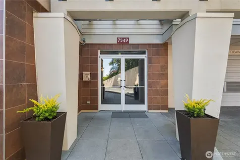 7549 SE 29th Street Mercer Island WA 98040