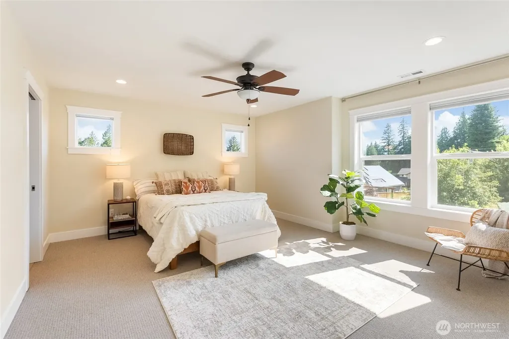 4372 Lakeview Court Bellingham WA 98229