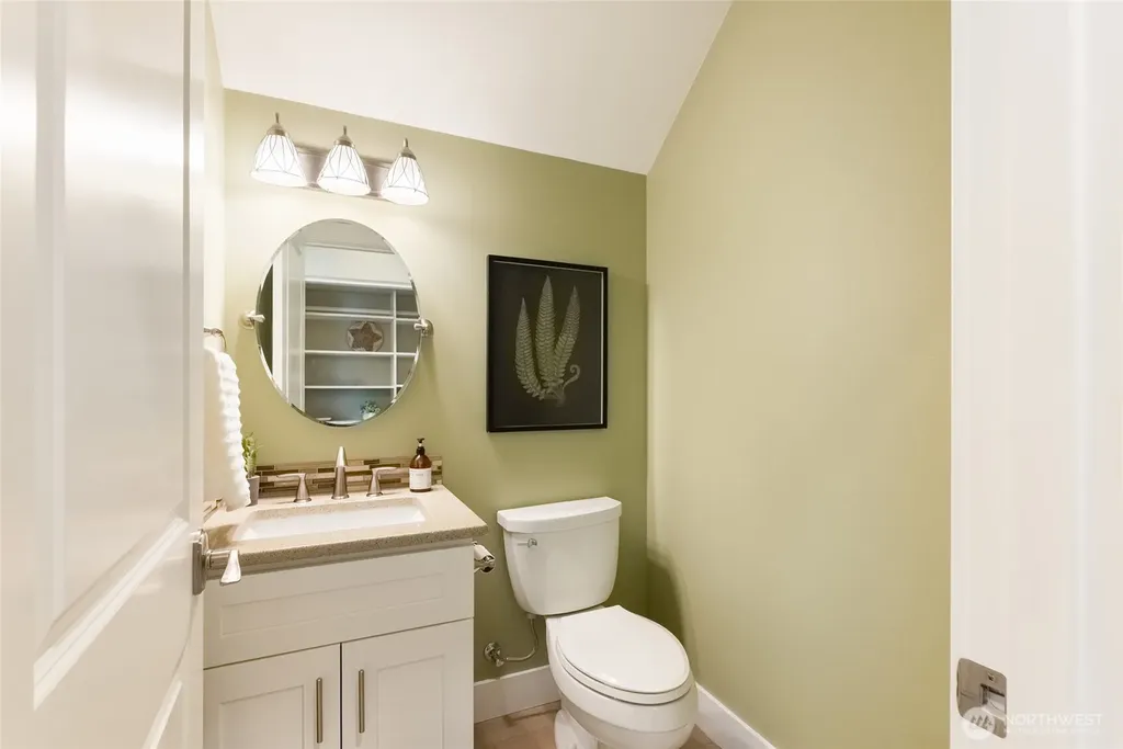 4372 Lakeview Court Bellingham WA 98229