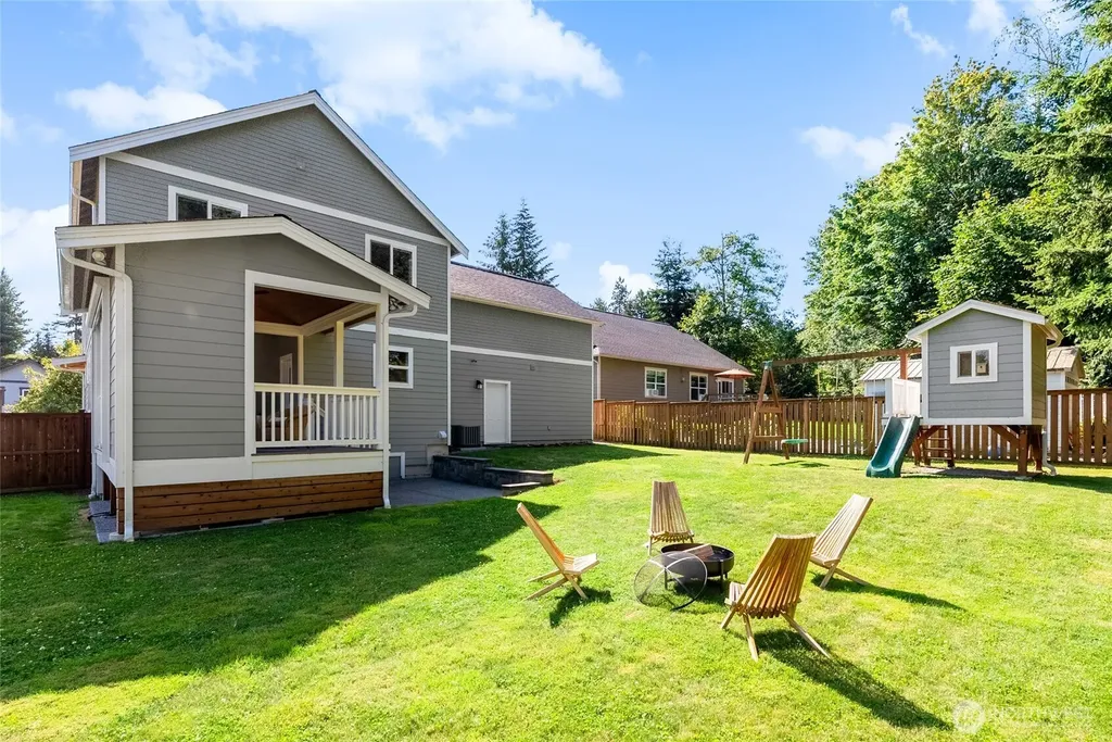 4372 Lakeview Court Bellingham WA 98229