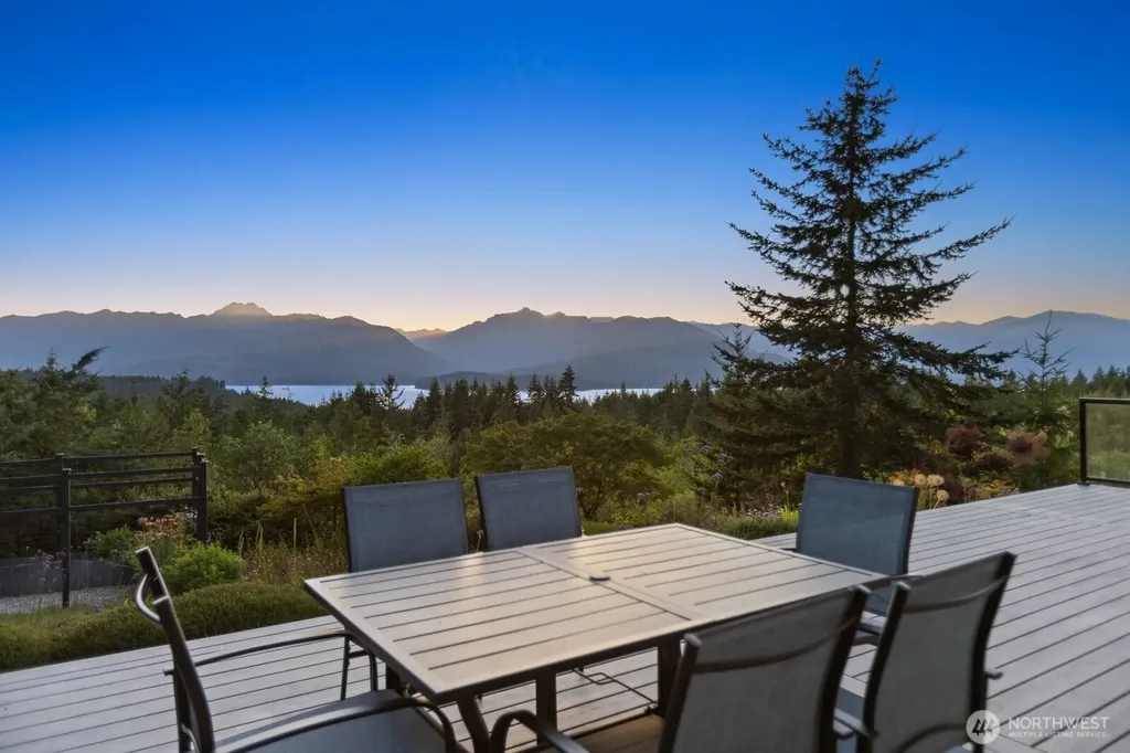 14752 & 14782 NW Seaview Drive Seabeck WA 98380