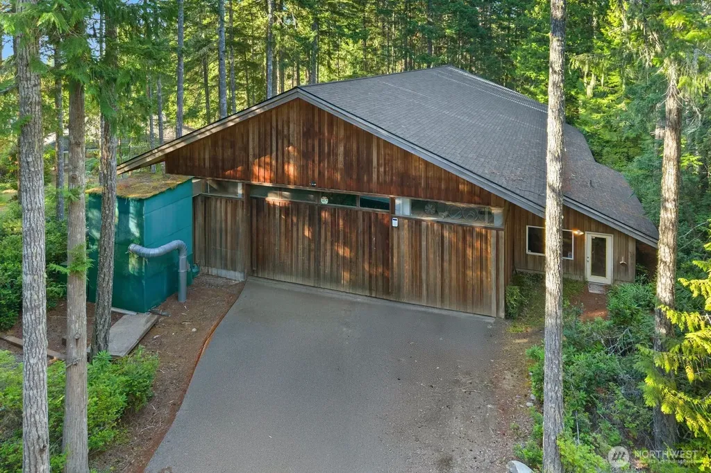 14752 & 14782 NW Seaview Drive Seabeck WA 98380