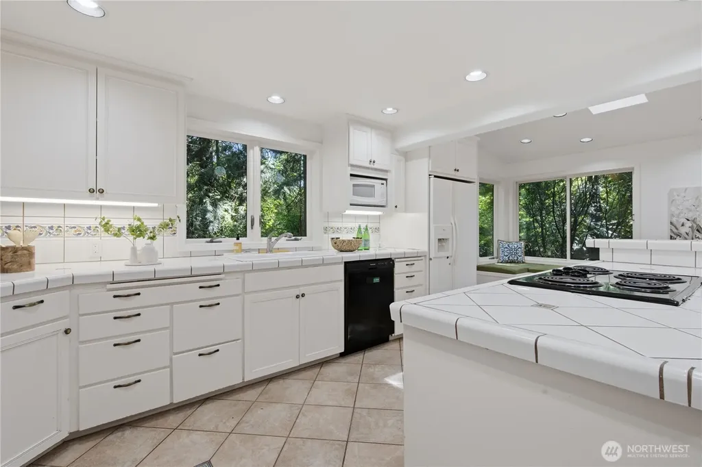 21926 SE 37th Street Sammamish WA 98075