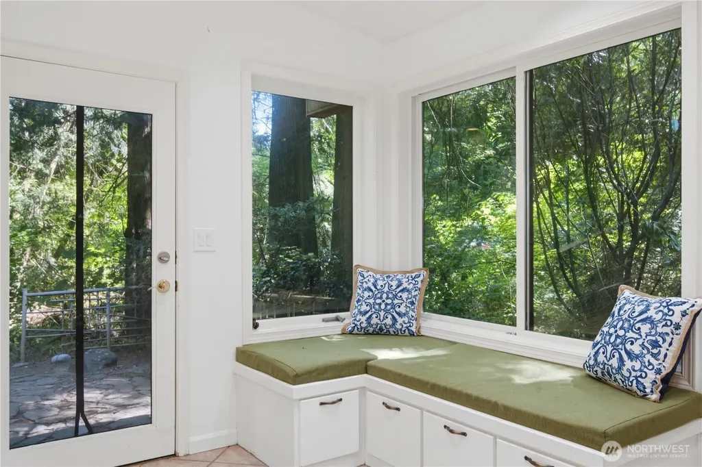 21926 SE 37th Street Sammamish WA 98075