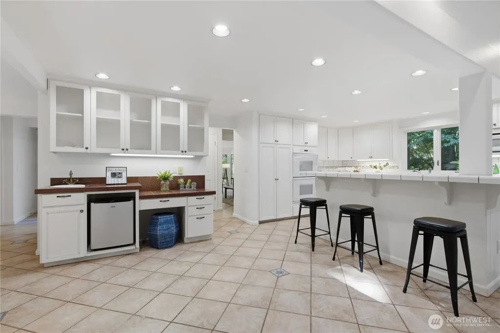 21926 SE 37th Street Sammamish WA 98075