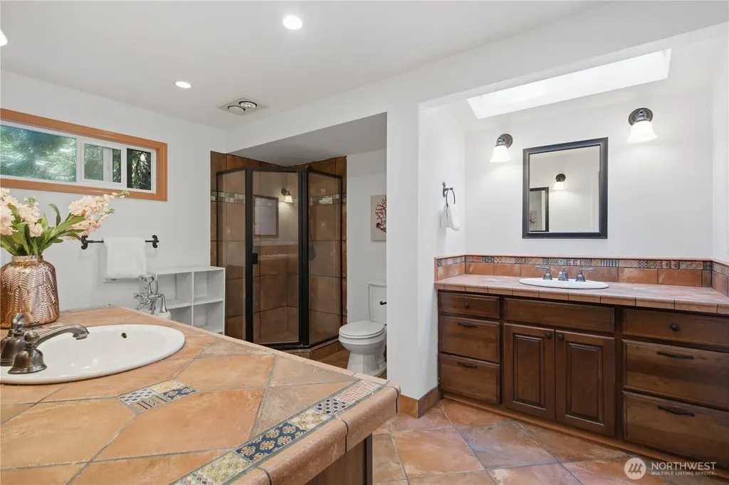 21926 SE 37th Street Sammamish WA 98075