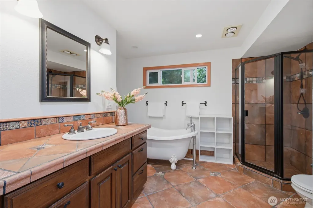 21926 SE 37th Street Sammamish WA 98075