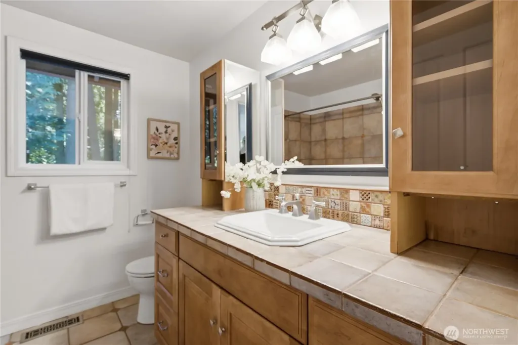 21926 SE 37th Street Sammamish WA 98075