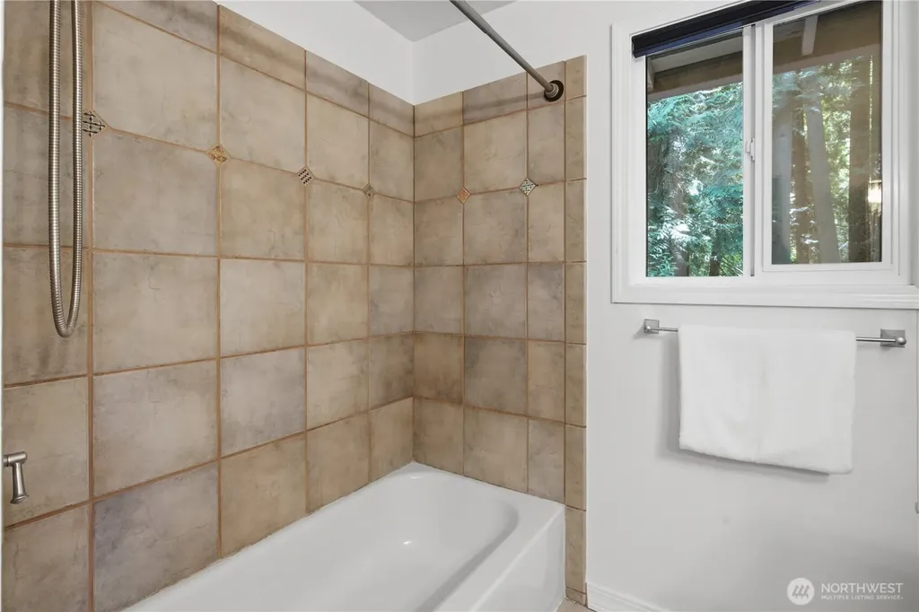 21926 SE 37th Street Sammamish WA 98075