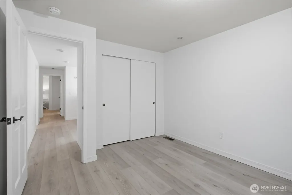 21926 SE 37th Street Sammamish WA 98075