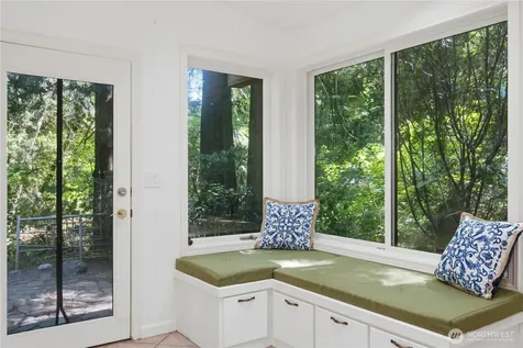 21926 SE 37th Street Sammamish WA 98075