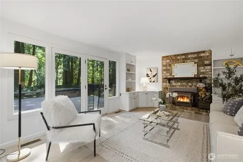21926 SE 37th Street Sammamish WA 98075