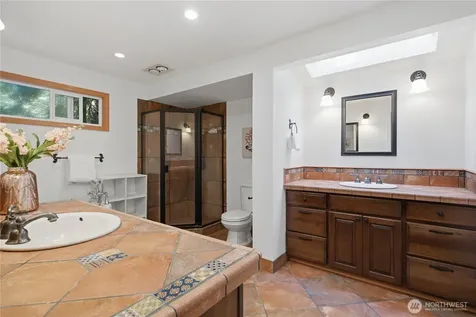21926 SE 37th Street Sammamish WA 98075