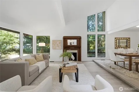 21926 SE 37th Street Sammamish WA 98075