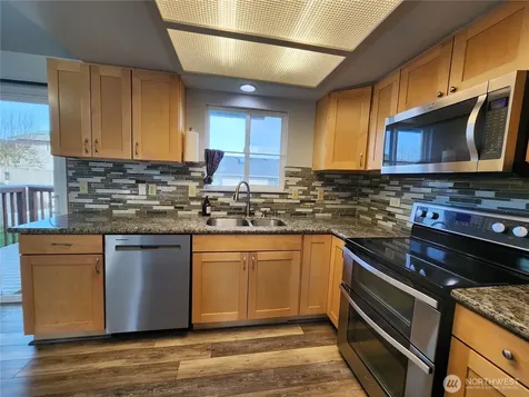 27361 Village Place NW Stanwood WA 98292