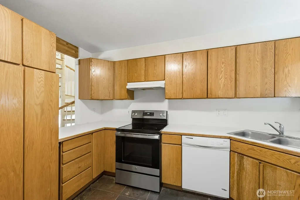 16524 35th Avenue NE Lake Forest Park WA 98155